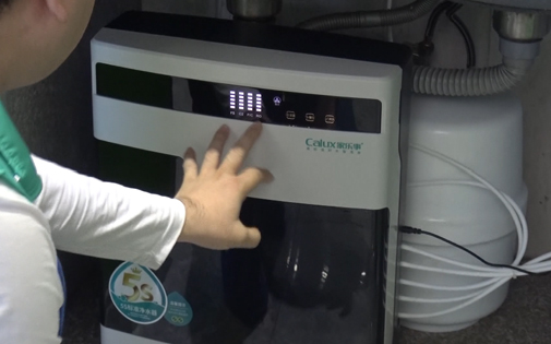 全網(wǎng)都在找的“網(wǎng)紅”富鍶5S凈水器，原來是家樂事凈水器廠家生產(chǎn)的